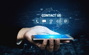 Yardım masası, canlı sohbet ve çevrimiçi hizmetler aracılığıyla 24 saatlik müşteri desteği her zaman teknik yardım ve müşteri memnuniyetini güvence altına alır. Kefil