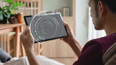 CRM platformları veri analizi, CRM iletişim araçları ve otomasyon yoluyla müşteri ilişkilerini geliştirir. CRM sistemleri müşteri yönetimi, izleme ve CRM ilişki başarısını destekler. Spire.