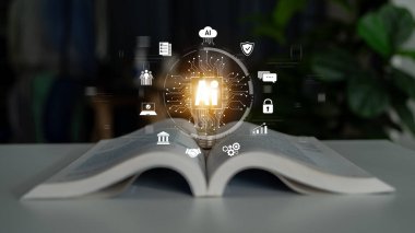 LLM 'de yapay zeka asistanı, büyük veriler, makine öğrenimi ve üretken yapay zeka gücü gelişmiş iş uygulamaları için ajanssal yapay zekayı destekliyor. Latch