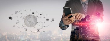 Küresel dijital iletişimin görselleştirilmesi ve küresel ağ, dijital ağ, iletişim ağı ve çevrimiçi ağ gibi çeşitli platformlar arasında çevrimiçi olması. Kefil