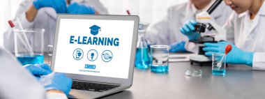 İnternet ağında öğrencilerin çalışabilmesi için canlı yazılımlı e-öğrenme sitesi