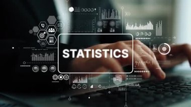 Klavyede elleri olan iş analitiği kavramı ve istatistik ve veri analiz eğilimlerini temsil eden çeşitli dijital grafikler. Asemptotik akıllı veri analitiği.