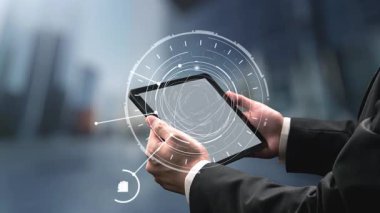 CRM platformları veri analizi, CRM iletişim araçları ve otomasyon yoluyla müşteri ilişkilerini geliştirir. CRM sistemleri müşteri yönetimi, izleme ve CRM ilişki başarısını destekler. Spire.