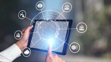 İletişim ağı dijital bağlantıyı sağlar. Güçlü bir iletişim ağı veri transferini, iletişim erişimini ve küresel iletişim ağı çözümlerini destekler. Spire.