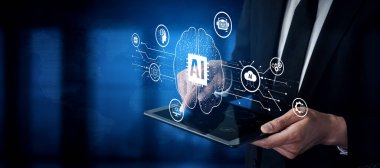 LLM 'de yapay zeka asistanı, büyük veriler, makine öğrenimi ve üretken yapay zeka gücü gelişmiş iş uygulamaları için ajanssal yapay zekayı destekliyor. Kefil