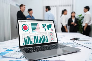 İş veri paneli pazarlama stratejisi planlaması için canlı iş zekası analizi sağlar