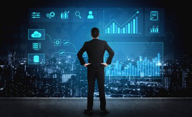 Veri akışı veritabanı ve buluttan işleme ve analitik gösterge panellerine, veri analizi, otomasyon, içgörü üretimi ve dijital zekayı temsil eden kefil