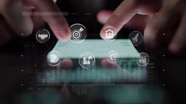 Proje yönetimi paneli proje yönetimi stratejisini, planlama, proje yönetimi iş akışını ve daha iyi koordinasyon için proje yönetim ikonlarını gösteriyor. Muxer