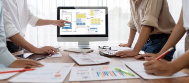 Hareketli mobil uygulama ve web sitesi için UX UI tasarım süreci. Profesyonel uygulama geliştiricisi için kablo grafiğinin yaratıcı prototipi .