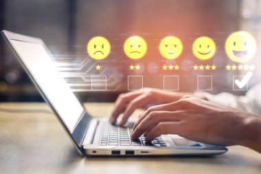 Müşteri geribildirim analizi, çevrimiçi inceleme görüşleri ve veri değerlendirmesi yoluyla memnuniyeti, hizmet kalitesini ve iş itibarını artırır. Kefil