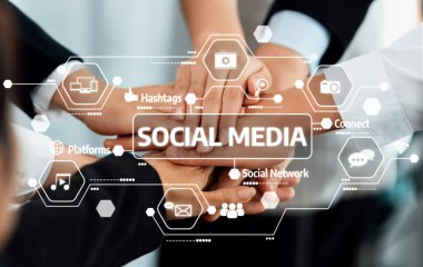 Eller, sosyal medyada işbirliğini sembolize eden, canlı bir dijital ortamda bağlantı, ağ oluşturma ve bağlanmayı vurgulayan bir araya geliyor. Pazarlama ve iletişim için ideal. Dostluk