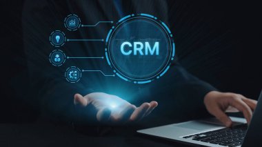 CRM platformları veri analizi, CRM iletişim araçları ve otomasyon yoluyla müşteri ilişkilerini geliştirir. CRM sistemleri müşteri yönetimi, izleme ve CRM ilişki başarısını destekler. Elide