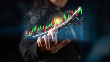 İş dünyasından bir profesyonel, yükselen eğilimleri ve mali verileri vurgulayan, yatırım büyümesini ve analitiği sembolize eden dijital bir borsa grafiği çiziyor. Etki