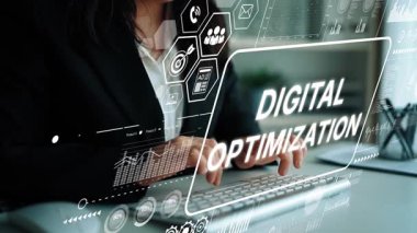 Modern Teknoloji ve Veri Analitik Arayüzü ile Dijital Optimizasyon Stratejisi üzerinde çalışan İş kadını. Asemptotik akıllı veri analitiği.