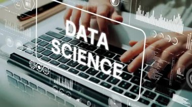 Modern Çalışma Alanında Data Science Concepts 'i temsil eden Infographics ile birlikte Laptop Klavyesinde Eller Yazıyor. Asemptotik akıllı veri analitiği.