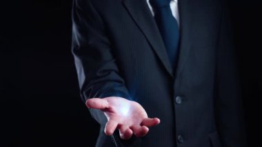 İletişim ağı dijital bağlantıyı sağlar. Güçlü bir iletişim ağı veri transferini, iletişim erişimini ve küresel iletişim ağı çözümlerini destekler. Spire.