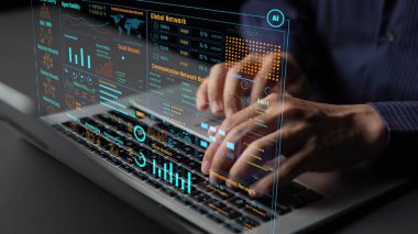 Veri merkezi izleme paneli ağ performansını, bağlantı durumunu, kullanım oranını ve telekomünikasyon içgörüsünü görselleştirir. Veri merkezi verimlilik iyileştirme ağı şeffaflığını izliyor. Thunk