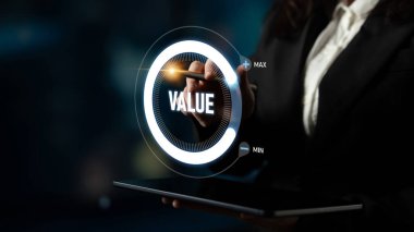 ERP platformları iş süreçlerini optimize eder, verimliliği artırır ve işletmeleri kurumsal kaynak planlaması ve dijital ERP sistem uygulaması yoluyla yürütür. Latch