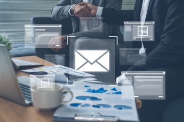 Verimli, profesyonel dijital iş operasyonları için e-posta verimliliği araçları iletişimi, gelen kutusu denetimini ve iş akışını geliştirir. Kefil