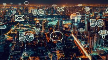 Küreselleşme soyut grafiği bağlantı ağını gösteren akıllı dijital şehir. Gelecekteki 5G akıllı kablosuz dijital şehir ve sosyal medya ağ sistemleri kavramı .