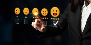 Müşteri geribildirim analizi, çevrimiçi inceleme görüşleri ve veri değerlendirmesi yoluyla memnuniyeti, hizmet kalitesini ve iş itibarını artırır. Latch