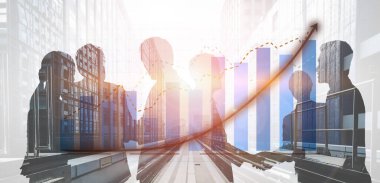 Bu görüntü, takım siluetleriyle yapılan profesyonel bir iş görüşmesini büyüme grafiği örtüşmesi karşısında, kurumsal başarıyı ve işbirliğini simgeliyor. Etki