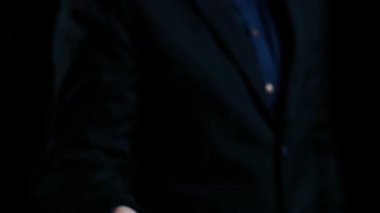 SEO görünürlüğünü geliştirmek için SEO konsepti, SEO ile ilgili dijital araçlar ve SEO performans simgeleri stratejik pazarlama için odaklanmış bir planda gösteriliyor. Elide