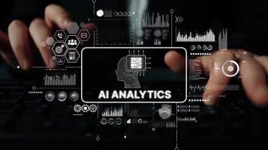 Yapay Zeka Analitik Grafikleri ve Karanlık Teknoloji ve İş Konsepti Çevresindeki Veri Görselleştirmeleri ile Eller Klavyede. Asemptotik akıllı veri analitiği.