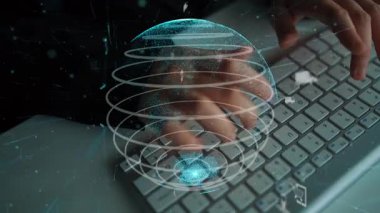 Küresel dijital bağlantının yaratıcı bir temsili. Klavyede yüzen semboller ve küreyle modern bilgi teknolojisi ve iletişimini gösteren bir el var. Xenic