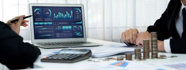 İş veri paneli, pazarlama stratejisi planlaması için iş zekası analizi sunar. Müşteri taleplerini analiz etmek ve iş dünyasının geleceğini önceden görmek için büyük veriler sunulur.