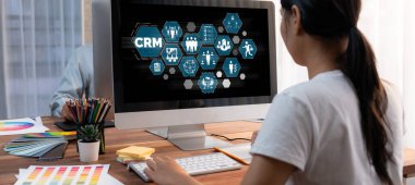 CRM işletme ve işletme için canlı bilgisayarda müşteri ilişkileri yönetim sistemi