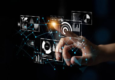 Büyük veriler ve analitikler, iş zekası ve büyümesi için gerçek zamanlı içgörüler, öngörü modellemesi ve veriye dayalı kararları destekler. Latch