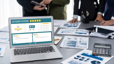 Şirket işleri için canlı bilgisayar yazılımının müşteri deneyimi ve gözden geçirme analizi