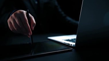 Modern dijital işletmelerde veri analizi ve gerçek zamanlı analitik, öngörü veri modellemesi, iş zekası analizleri ve veri odaklı karar verme stratejisi. Elide