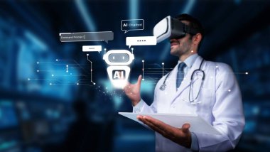 Bir sağlık uzmanı sanal gerçeklik teknolojisiyle ilgileniyor, yapay zeka ve sohbet robotu etkileşimini gelişmiş hasta bakımı için gelecekteki tıbbi ortamlarda gösteriyor. PHMT