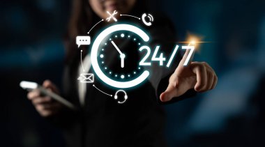 Yardım masası, canlı sohbet ve çevrimiçi hizmetler aracılığıyla 24 saatlik müşteri desteği her zaman teknik yardım ve müşteri memnuniyetini güvence altına alır. Latch