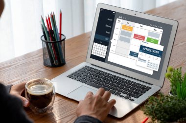 İnternet sitesindeki modish regrition için çevrimiçi aplikasyon rezervasyon takvimi