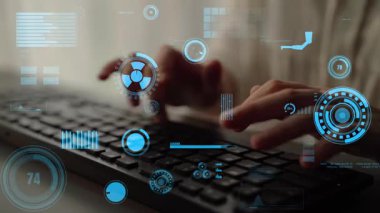 Teknoloji ve analizi temsil eden dijital grafiklerle çevrili bir klavyeye yazı yazan ellerin yakın çekimi, veri işleme elemanlarıyla dolu modern bir çalışma alanını gösteriyor. Xenic