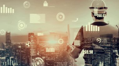 Gelecekteki bina inşaatı ve HUD hologram grafik tasarımı ile yaratıcı mühendislik projesi konsepti. İnşaat mühendisi, mimar ya da inşaat işçisi modern sivil teknoloji ile çalışıyor..