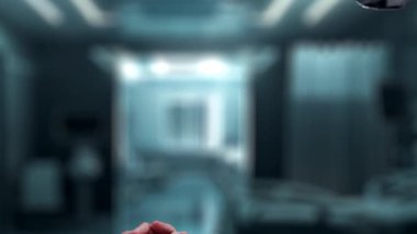 Robot ve insan elini uzatıyor ve yüzen DNA hologramıyla işaret ediyor. Bulanık laboratuvar geçmişini işaret ederken robot el ve insanın birlikte çalışmasını kapat. Sağlıklı..