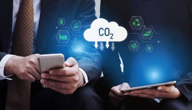 Karbon ayak izini azaltmak sürdürülebilirlik için hayati önem taşır. Karbon ayak izi stratejileri arasında yenilenebilir enerji, geri dönüşüm ve karbon ayak izi yönetimi yer alıyor. Kefil