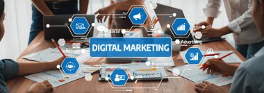 Etkili bir sosyal yardım için ekip üyelerinin strateji üzerinde işbirliği yaptığı, verileri analiz ettiği ve yaratıcı çözümler ürettiği dinamik bir çalışma alanı dijital pazarlama teknikleri sergiliyor. Dostluk