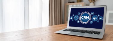 CRM işletme ve işletme için modern bilgisayarda müşteri ilişkileri yönetim sistemi