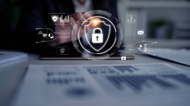 Siber güvenlik, güçlü altyapı ve proaktif dijital savunma stratejileri kullanarak güvenlik ihlalleri, hacklemeler ve ağ saldırılarına karşı korur. Latch
