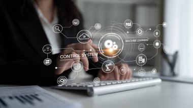 Modern otomasyon sistemleri, insanları ve verileri birleştirerek iş akışı verimliliğini sağlıyor. Akıllı otomasyonla, işletmeler kusursuz entegrasyon ve otomasyon araçlarıyla potansiyelin kilidini açıyor. Eğri