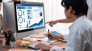 İş veri paneli, pazarlama stratejisi planlaması için iş zekası analizi sunar. Müşteri taleplerini analiz etmek ve iş dünyasının geleceğini önceden görmek için büyük veriler sunulur.