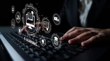 Çevrimiçi eğitim öğrenmeye erişimi artırır. Esnek platformlardan her zaman öğrenin. Eğitim teknolojisi öğrenme şeklimizi değiştirir. Dijital öğrenme dünya çapında yeni eğitim deneyimleri yaratır. Eğri