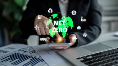 Ağ sıfır ve dijital sürdürülebilirlik, gelecekteki operasyonlarda yeşil enerji, eko-ticaret modelleri ve çevresel dengeyi desteklemek için birleşir. Latch