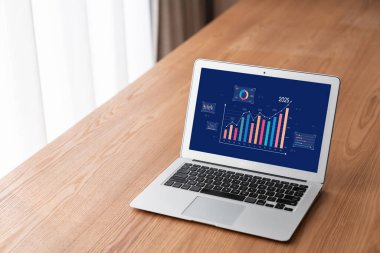 İş veri paneli, pazarlama stratejisi planlaması için iş zekası analizi sunar. Müşteri taleplerini analiz etmek ve iş dünyasının geleceğini önceden görmek için büyük veriler sunulur.