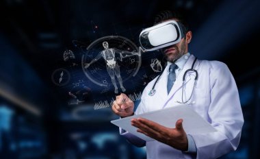 Tıbbi tanı ve hasta etkileşimlerini geliştirmek için sanal gerçeklik teknolojisini kullanan bir sağlık hizmeti uzmanı, tıbbi uygulamalara modern bir yaklaşım sergiliyor. PHMT